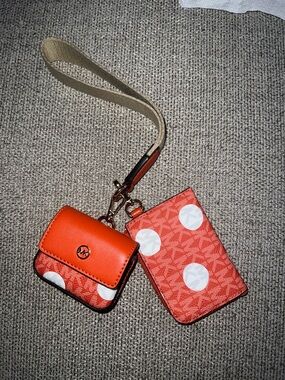 Michael Kors Jet Set Orange Polka Dot Wristlet, Card and AirPods Case Set